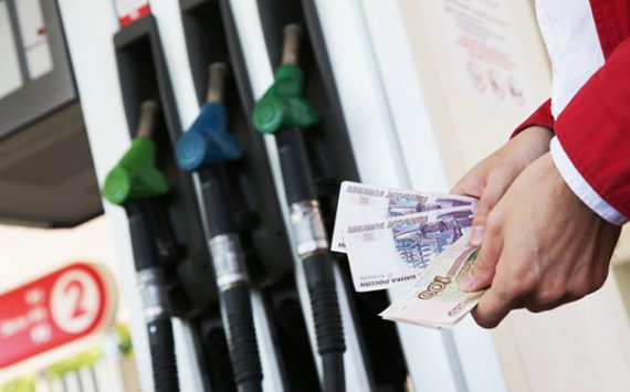 «Башнефть» опять подняла цены на бензин