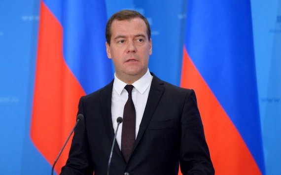 Медведев заявил о риске убийства «целых профессий» из-за цифровизации‍