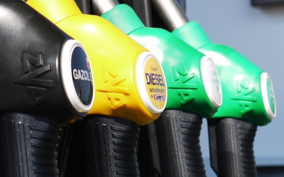 Минэнерго предложило начать досрочное субсидирование цен на бензин‍